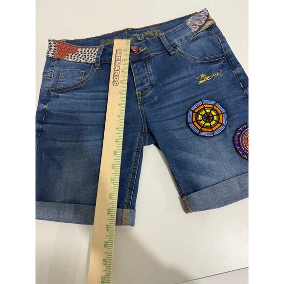 Desigual Beaded Patch Bermuda Denim Shorts – Size 28 - Picture 8 of 11
